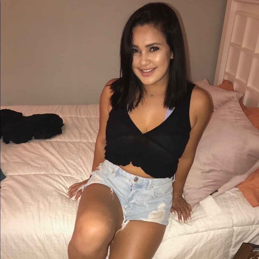 Meet your Posher, Lauren